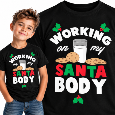 KOSZULKA DZIECIĘCA ŚWIĄTECZNA WORKING ON MY SANTA BODY FUNNY CHRISTMAS